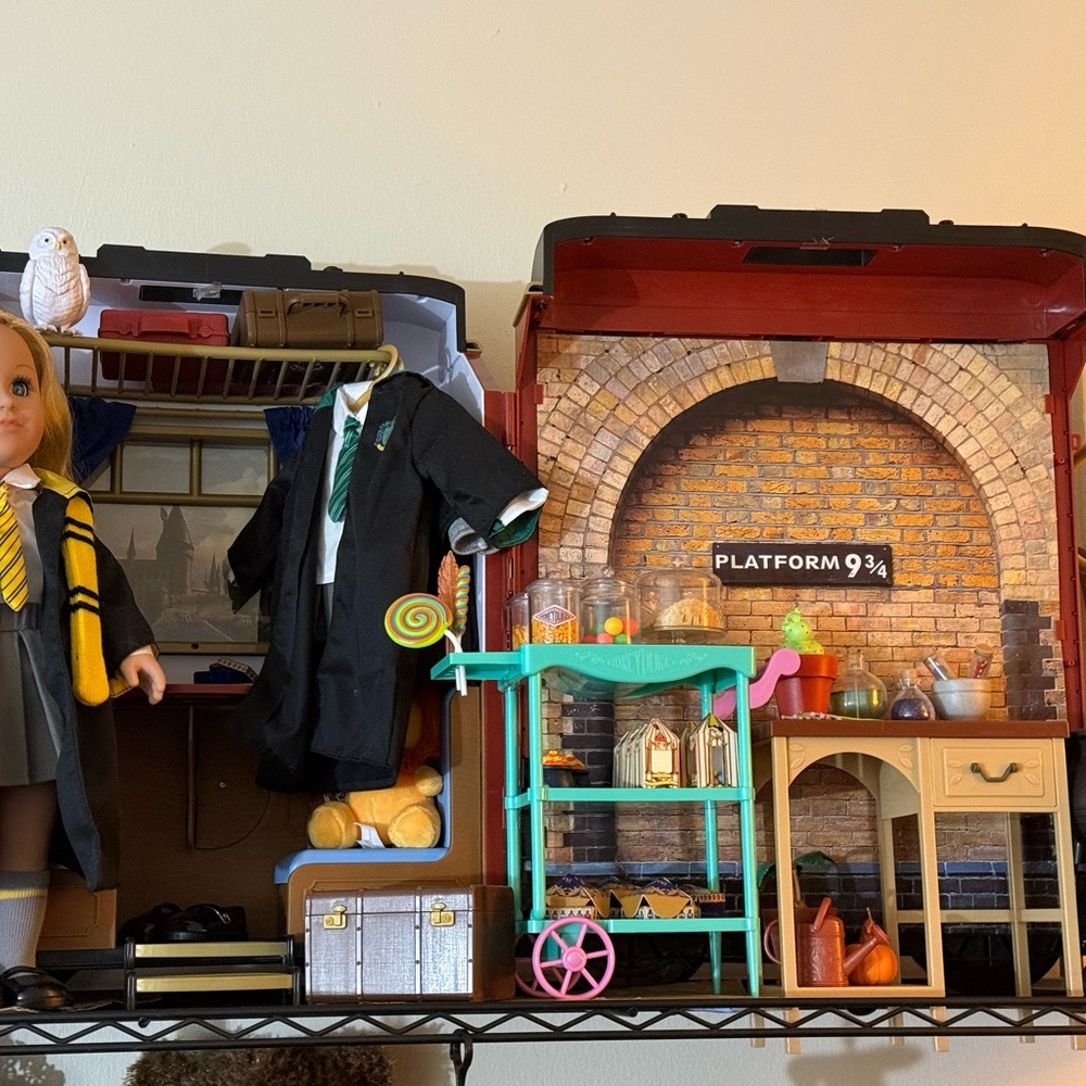 Train/Platform for Harry Potter Doll